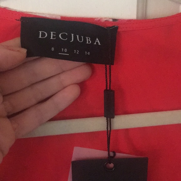 Decjuba designer floral ‘Isla Wrap Dress’ - Picture 2 of 5